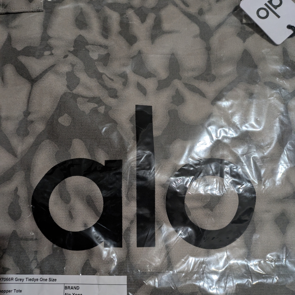 ALO Yoga Gray and White Tote Bag - Picture 3 of 5